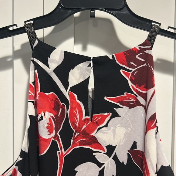 NWT White House Black Market Sleeveless blouse. Sz M - Picture 3 of 3